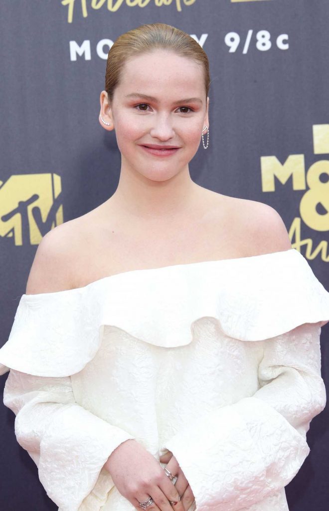 Talitha Bateman Attends the 2018 MTV Movie and TV Awards in Santa Monica 06/16/2018-3
