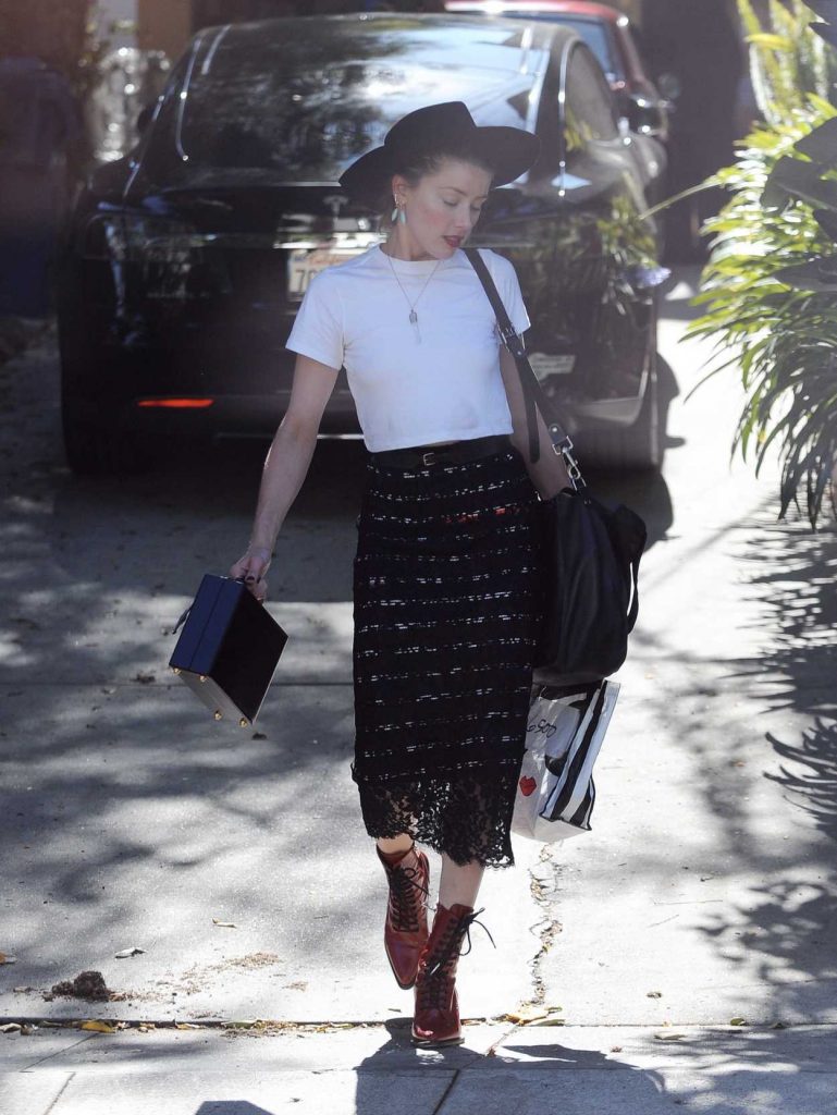 Amber Heard Wears a White T-Shirt Out in San Diego 07/21/2018-2