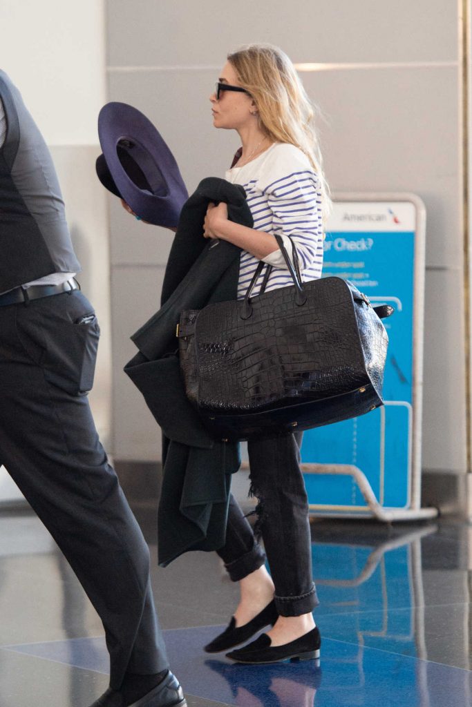 Ashley Olsen Arrives at JFK Airport in New York 07/09/2018-2