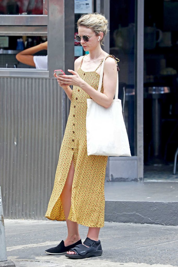 Carey Mulligan Wears a Yellow Summer Long Dress Out in New York City 07/17/2018-4