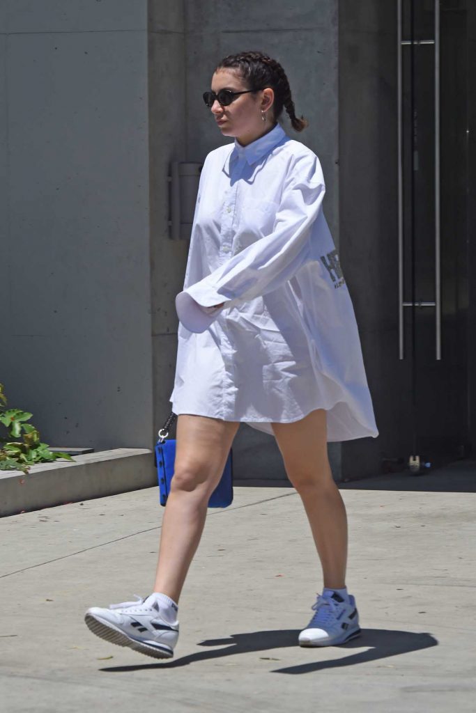 Charli XCX Was Spotted Out with Friends in Los Angeles 07/02/2018-3