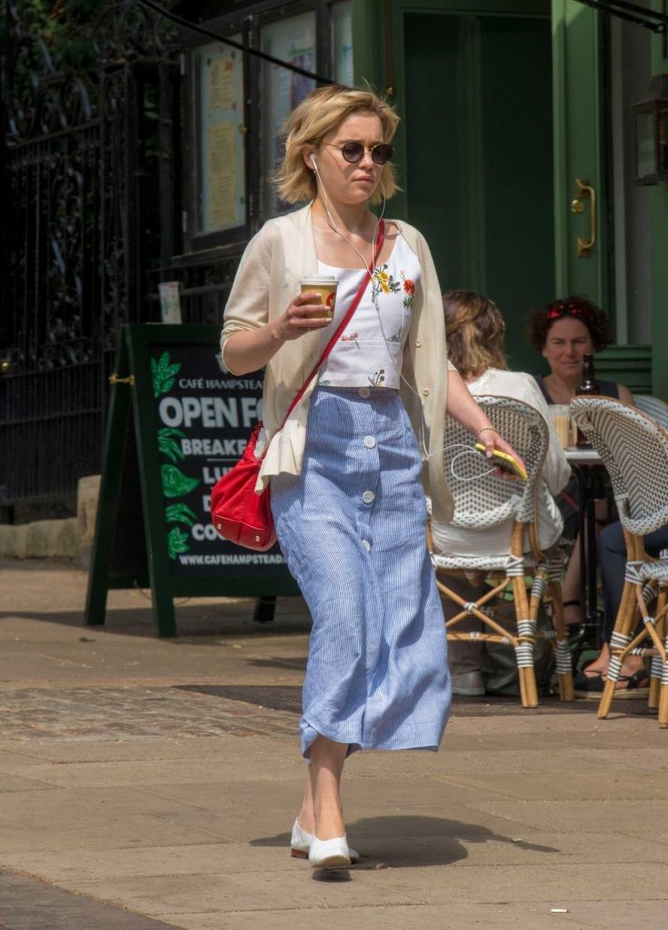 Emilia Clarke Grabs a Coffee Out in London 07/05/2018-3