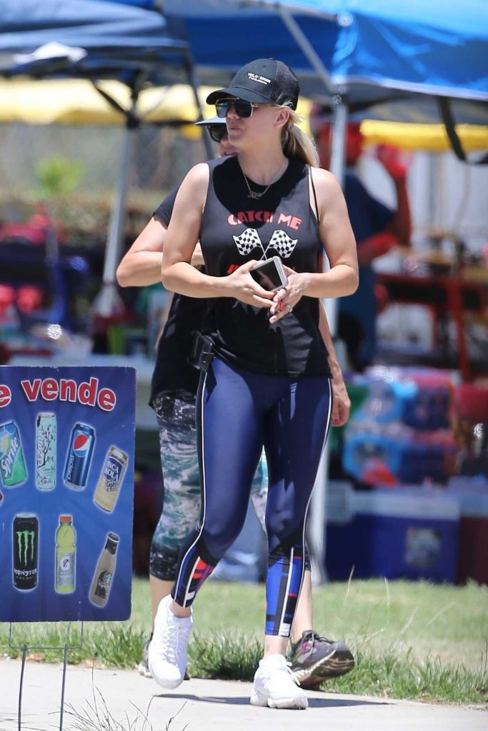 Kaley Cuoco Was Spotted on a Tandem Bike in Los Angeles 07/15/2018-5