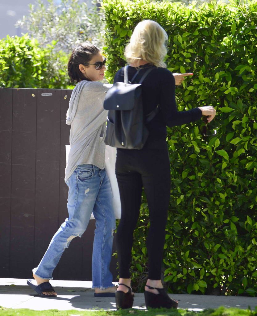 Mila Kunis Goes Shopping in Los Angeles 07/08/2018-4