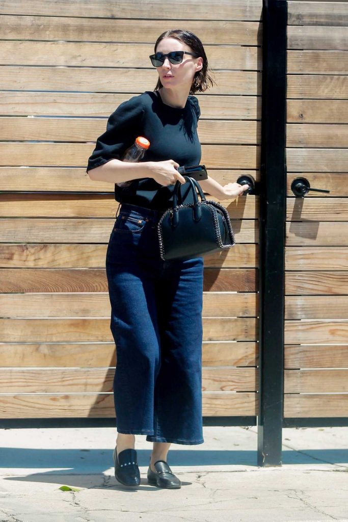 Rooney Mara Was Seen Out in Los Angeles 07/14/2018-2