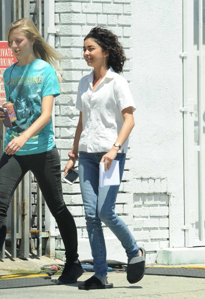 Sarah Hyland on the Set of The Wedding Year in Downtown Los Angeles 07/02/2018-2