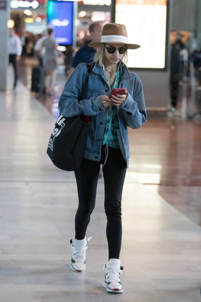 Sofia Boutella Arrives at Charles de Gaulle Airport in Paris 07/01/2018-2