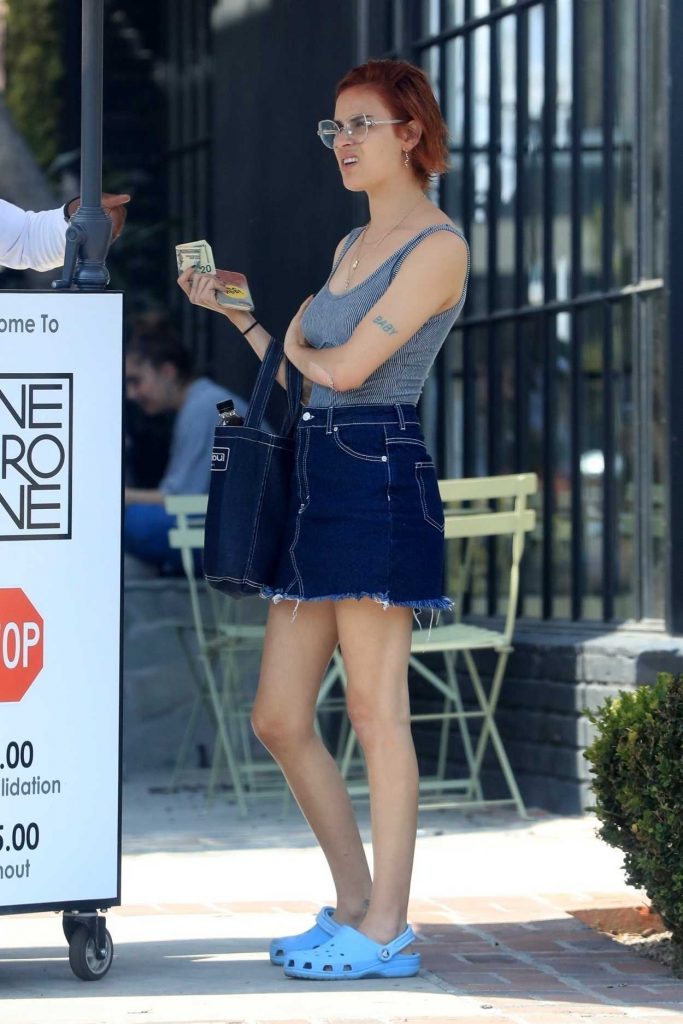 Tallulah Willis Arrives at Nine Zero One Hair Salon in West Hollywood 07/07/2018-1