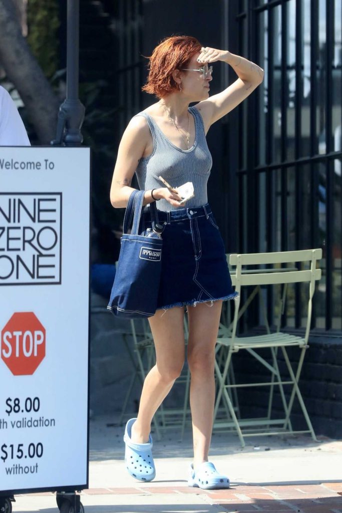 Tallulah Willis Arrives at Nine Zero One Hair Salon in West Hollywood 07/07/2018-3