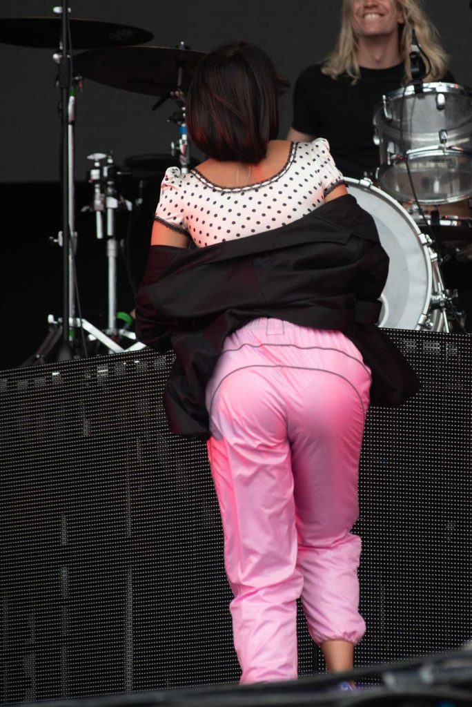 Dua Lipa in a Pink Pants Took to the Main Stage at Leeds Festival in