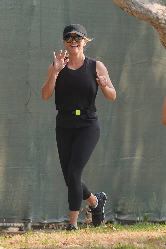 Reese Witherspoon in a Black Workout Clothes