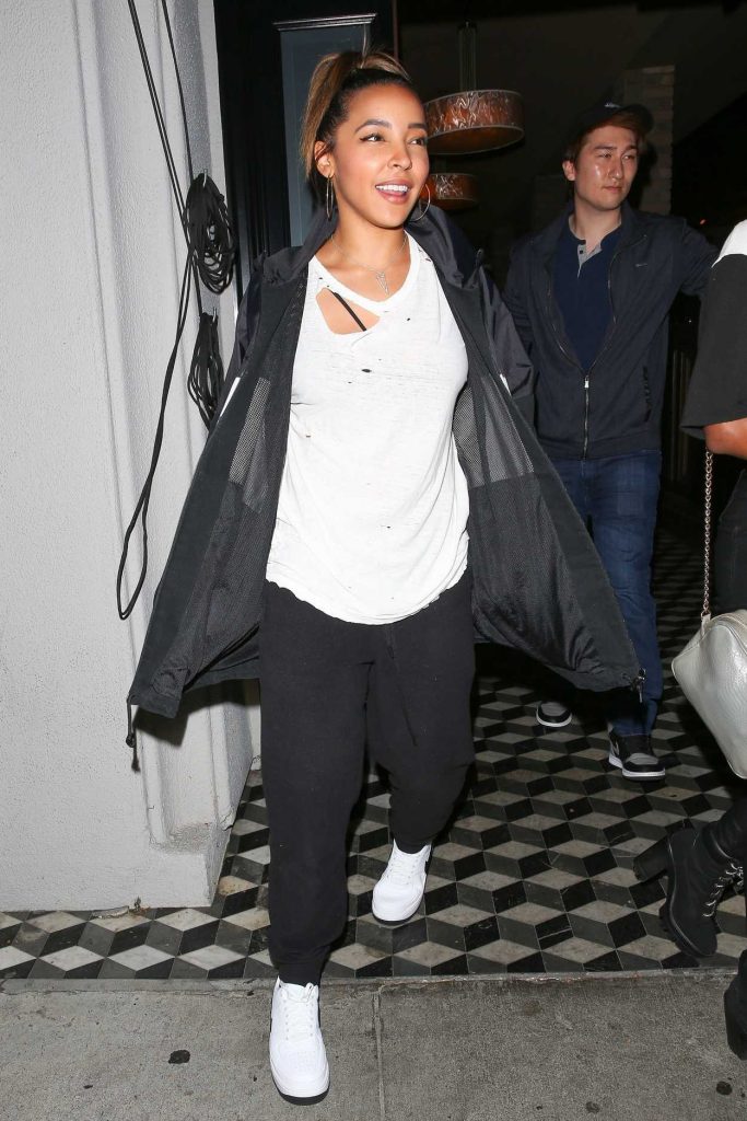 Tinashe in a White Nike Sneakers