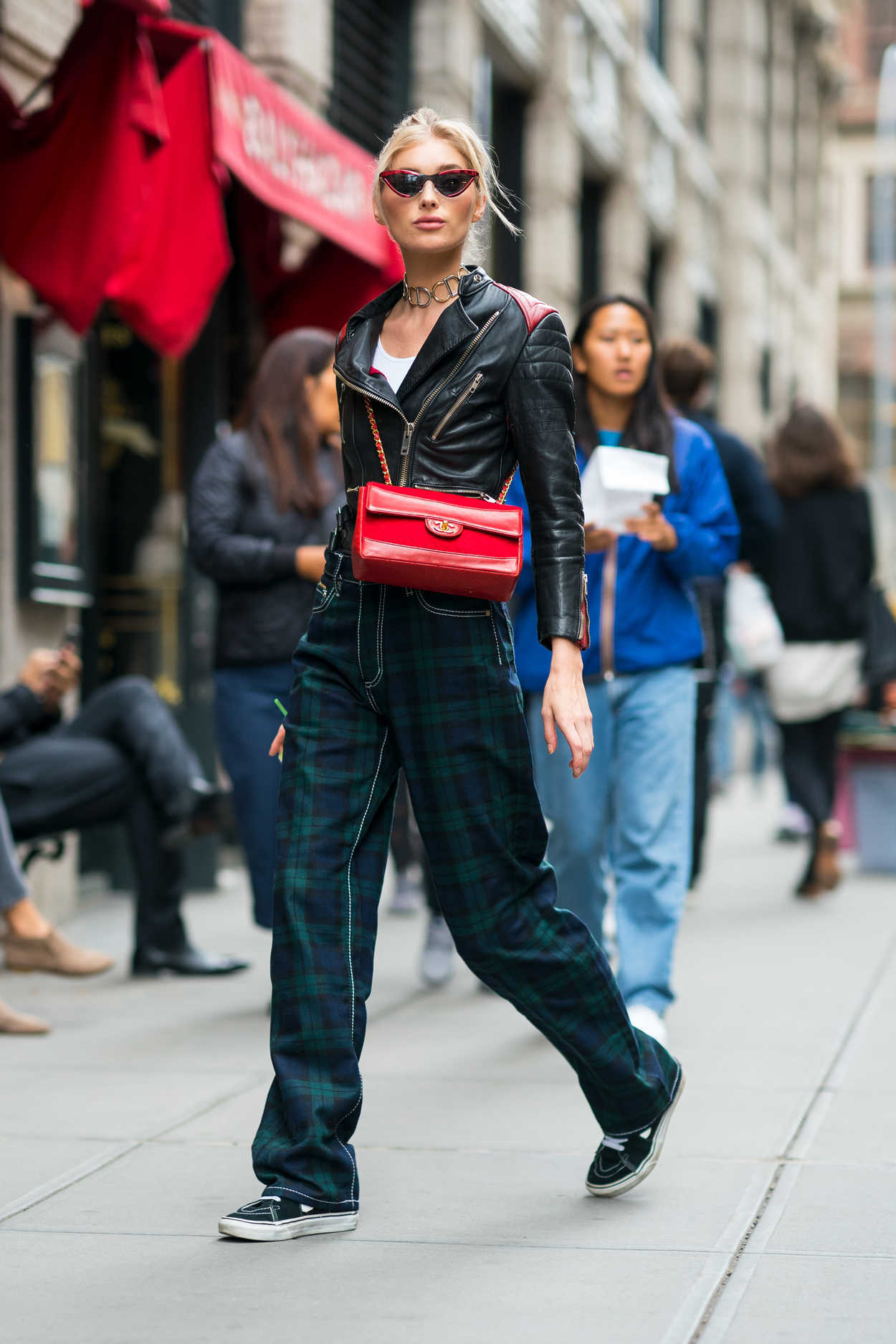 Elsa Hosk in a Plaid Jeans Was Seen Out in NYC 10/17/2018 – celebsla.com