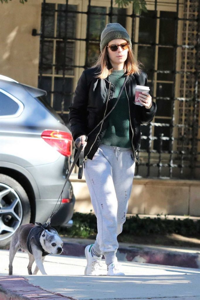 Kate Mara in a Gray Ripped Sweatpants