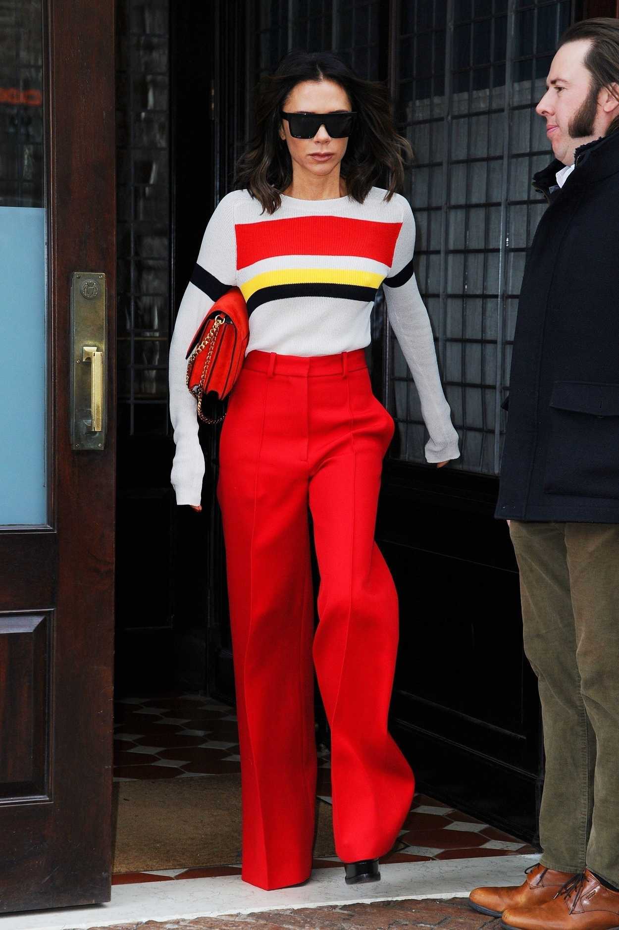 Victoria Beckham in a Red Trousers Leaves Her Hotel in New York 11/28 ...