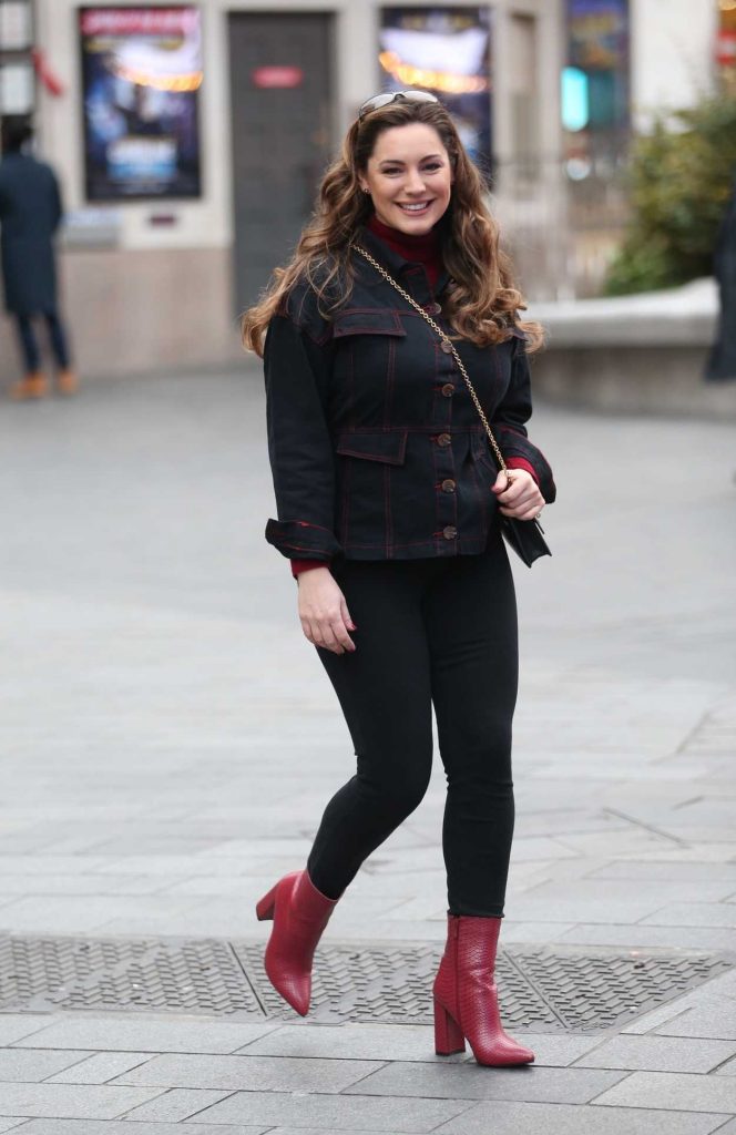 Kelly Brook in a Red Boots
