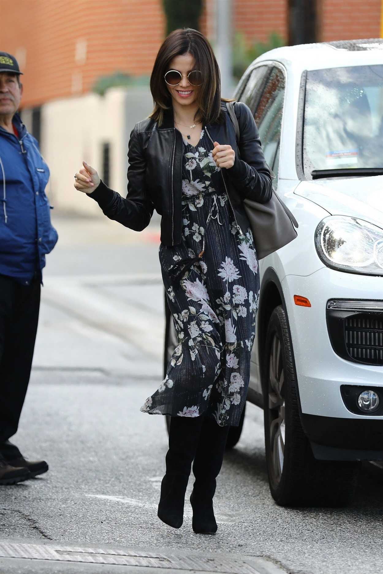 Jenna Dewan in a Black Leather Jacket Stops by a Hair Salon in Los ...