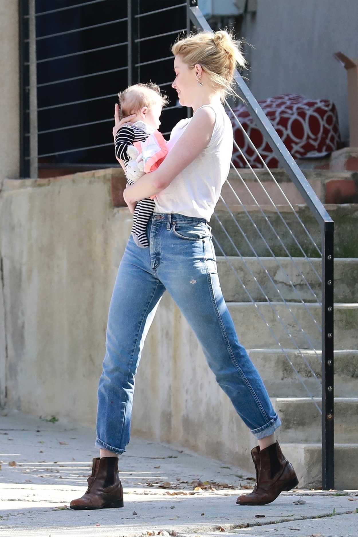 Amber Heard in a Blue Jeans Visits a Friend In Los Angeles 03/25/2019