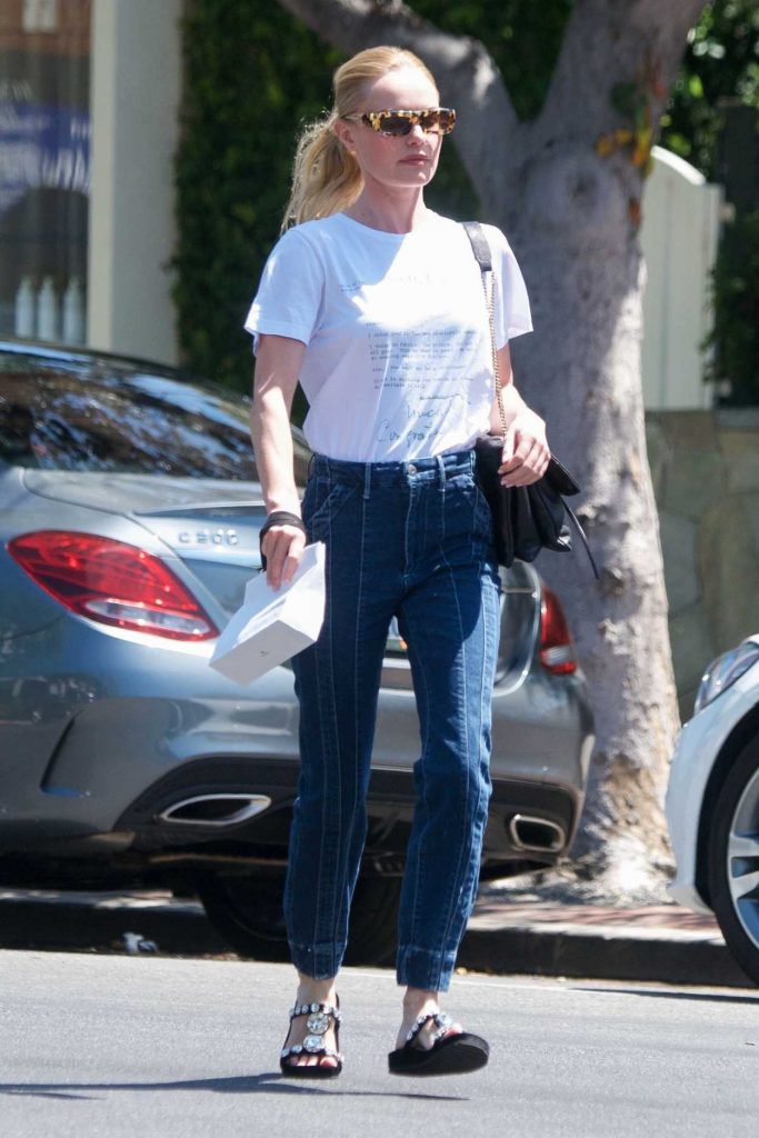 Kate Bosworth in a White T-Shirt