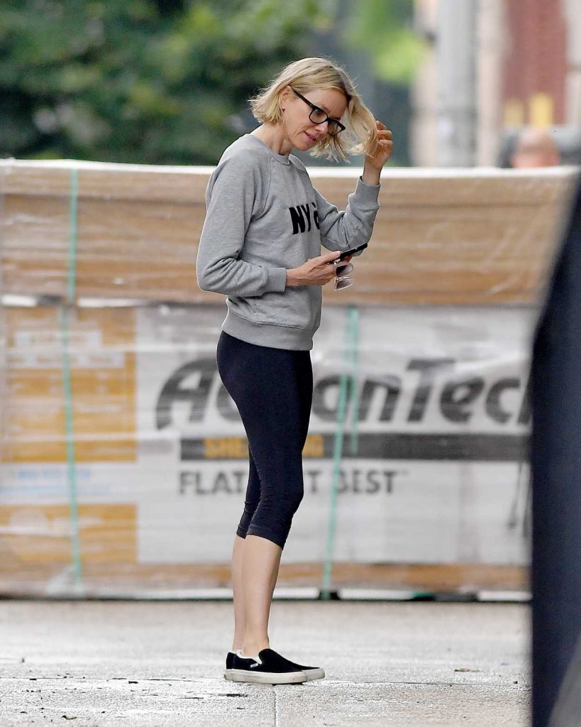 Naomi Watts in a Gray Sweatshirt