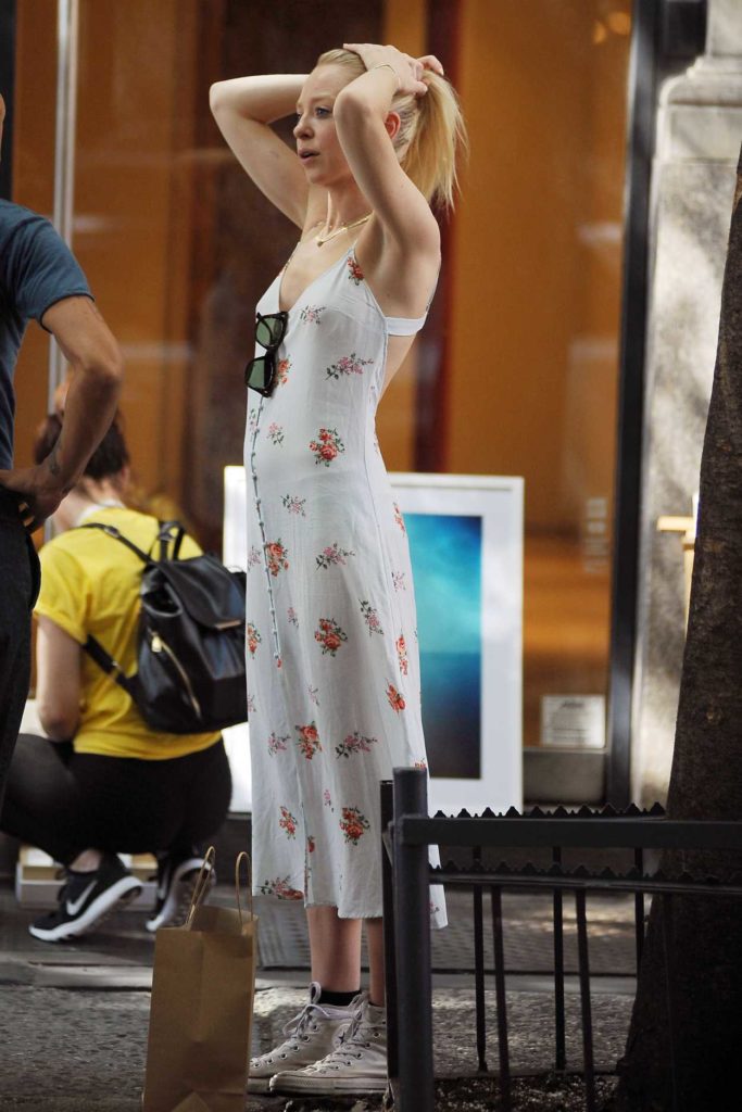 Portia Doubleday in a White Floral Sundress
