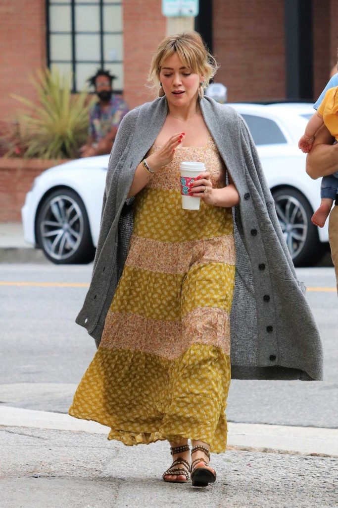 Hilary Duff in a Gray Cardigan