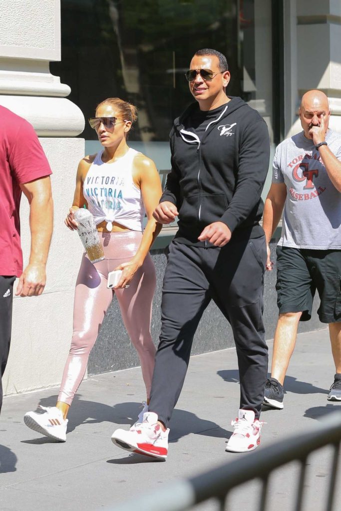 Jennifer Lopez in a Pink Leggings