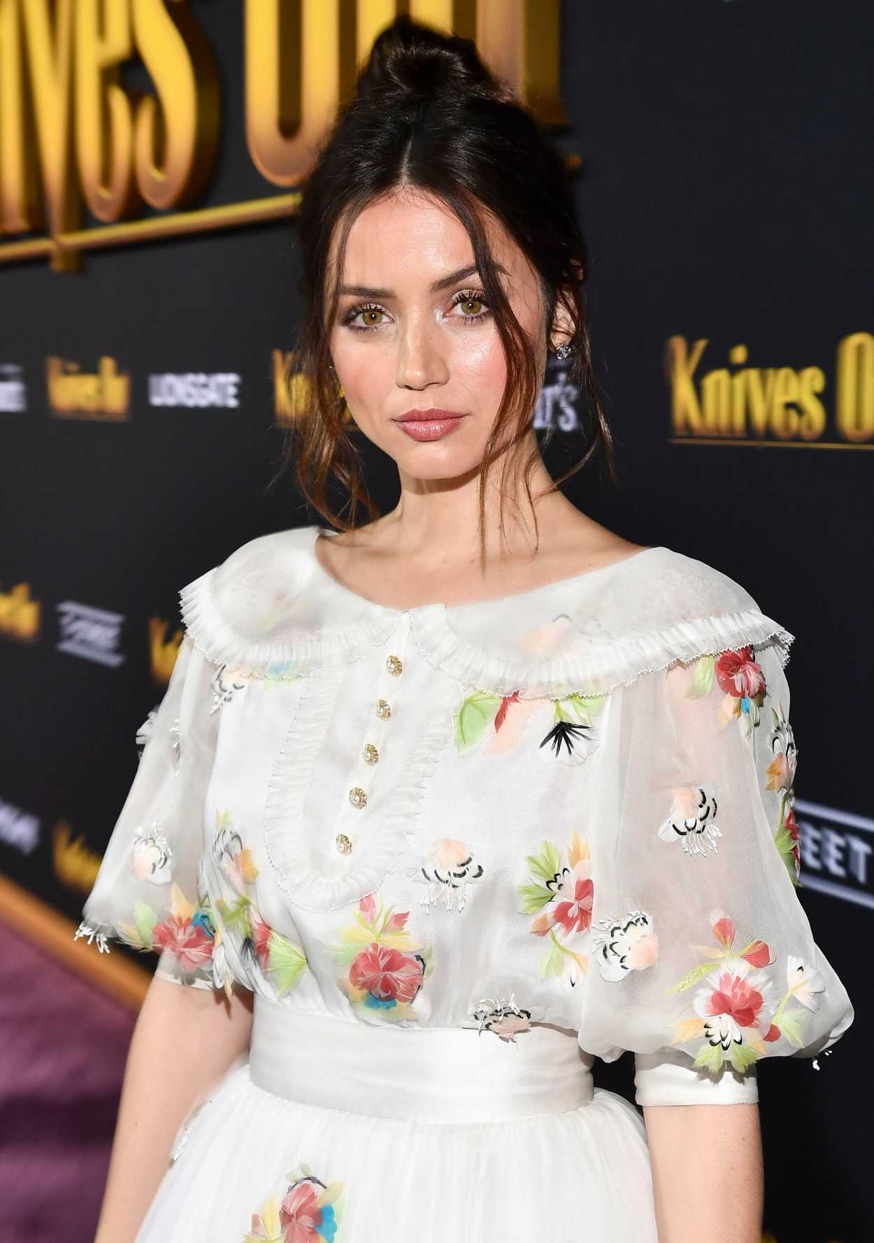 Ana de Armas Attends the Knives Out Premiere in Los Angeles 11/14/2019 ...