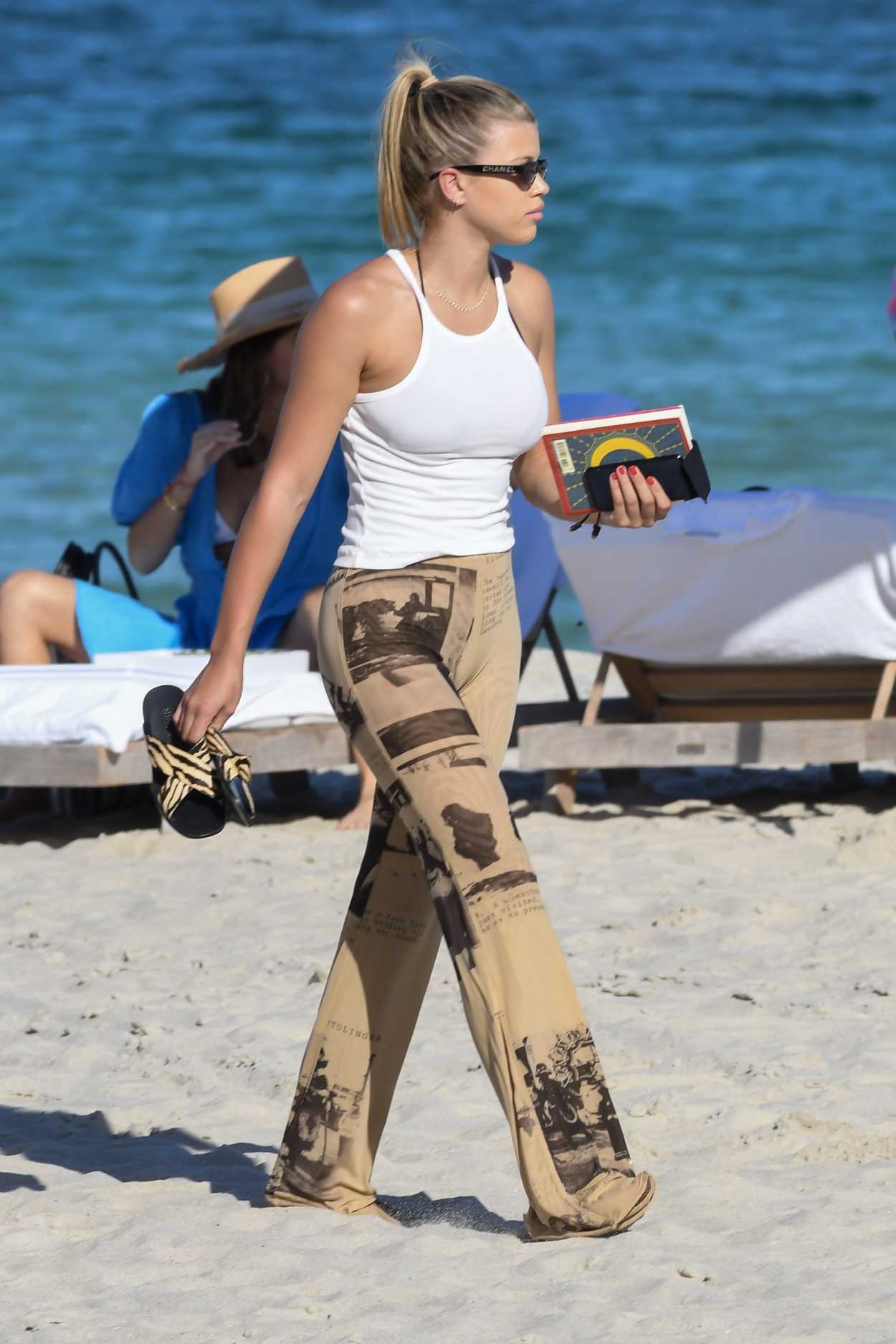 Sofia Richie In Bikini On The Beach In Miami 11 28 2019