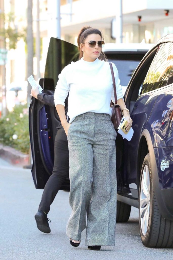 Eva Longoria in a Gray Pants
