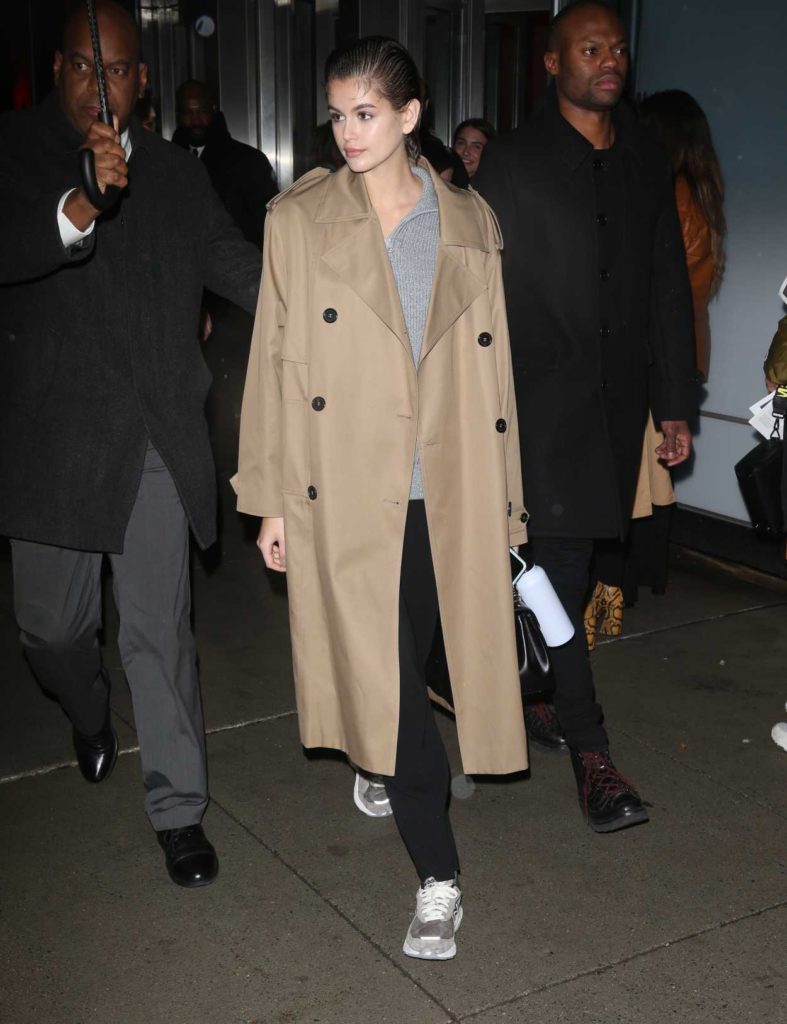 Kaia Gerber in a Beige Trench Coat