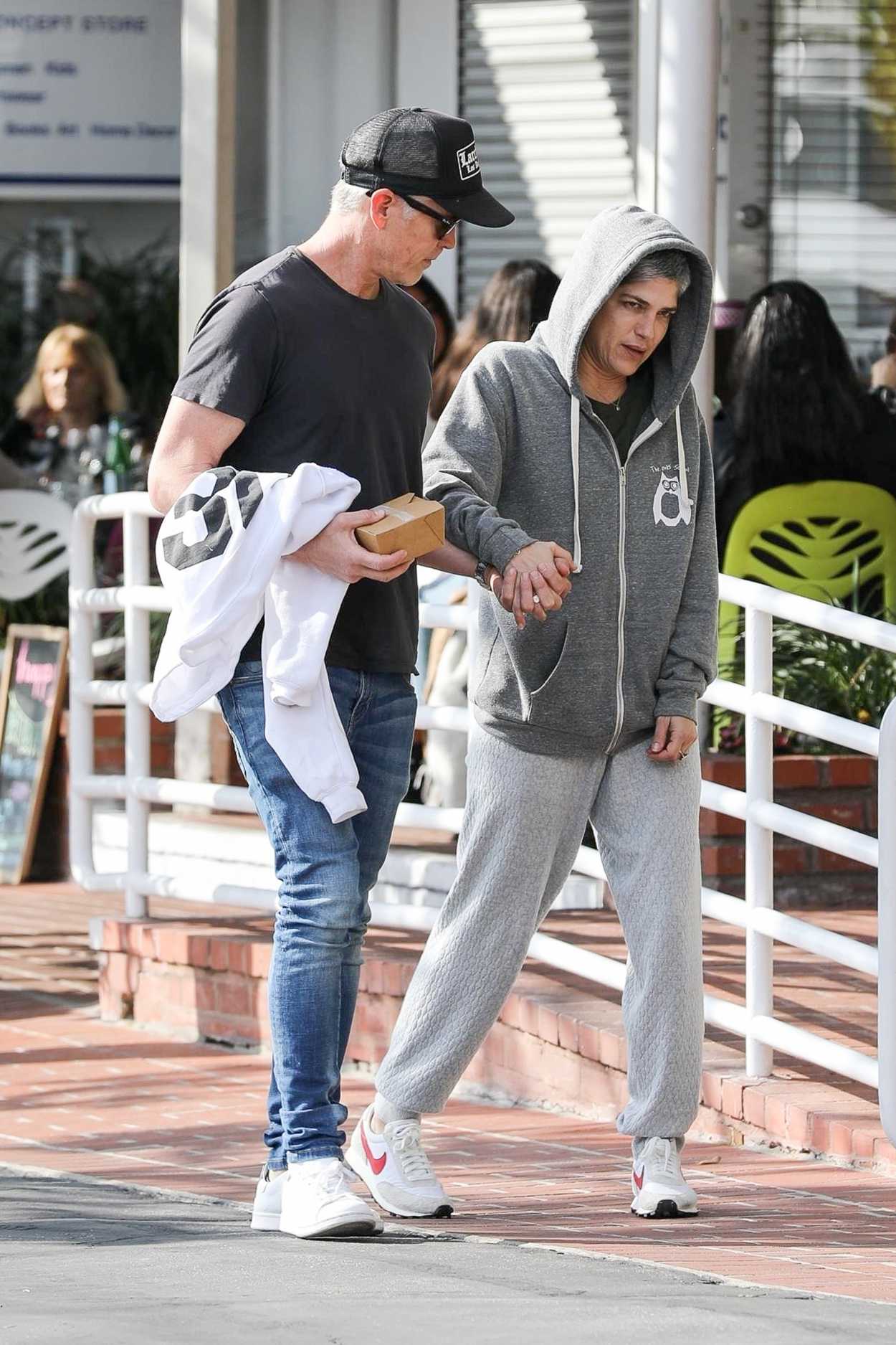 Selma Blair in a White Nike Sneakers Out with David Lyons Leaves Lunch ...