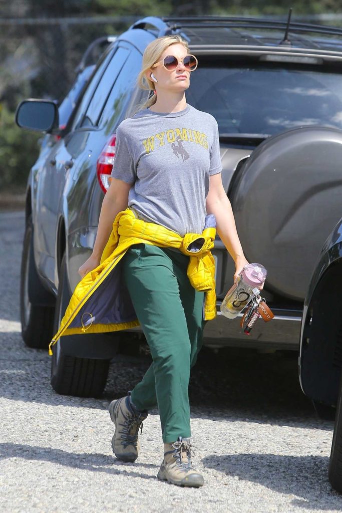 Beth Behrs in a Gray Tee