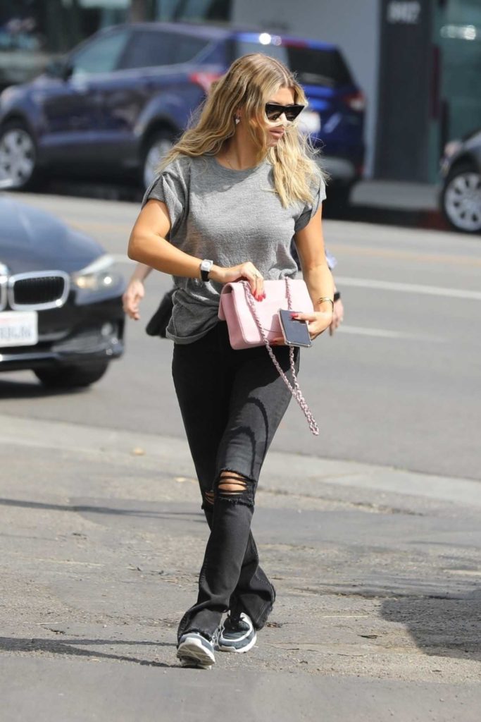 Sofia Richie in a Gray Tee