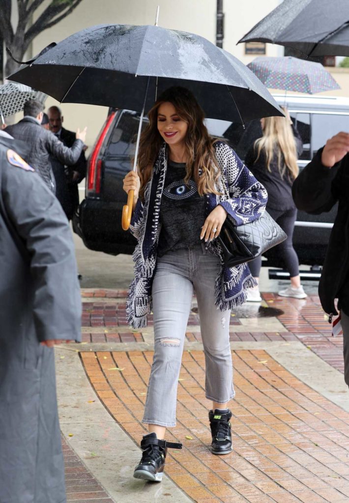 Sofia Vergara in a Black Nike Sneakers