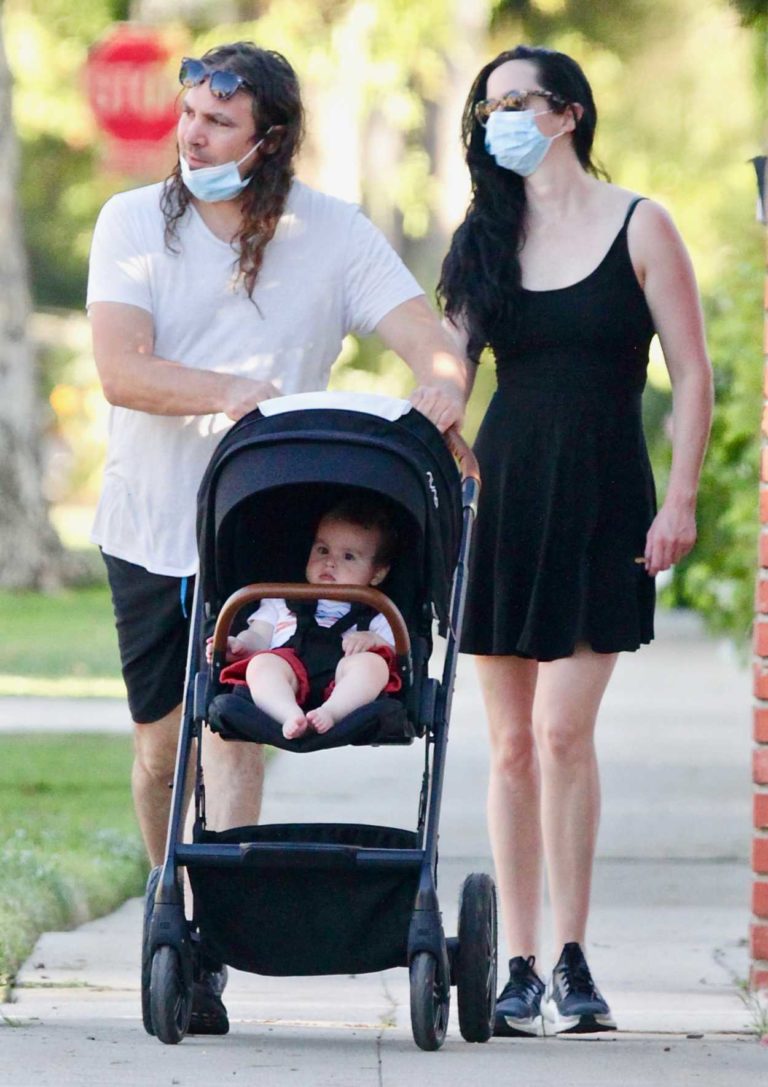 Krysten Ritter in a Short Black Dress Was Seen Out with Adam Granduciel