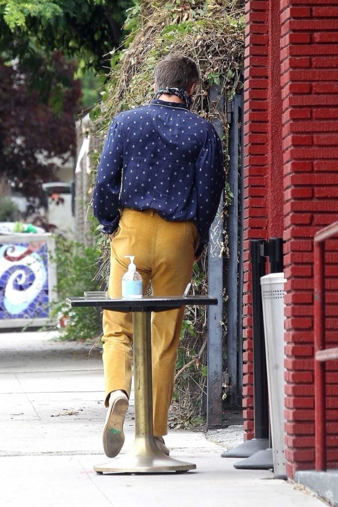 Chris Pine in a Yellow Pants