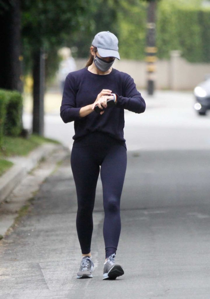 Jennifer Garner in a Gray Cap
