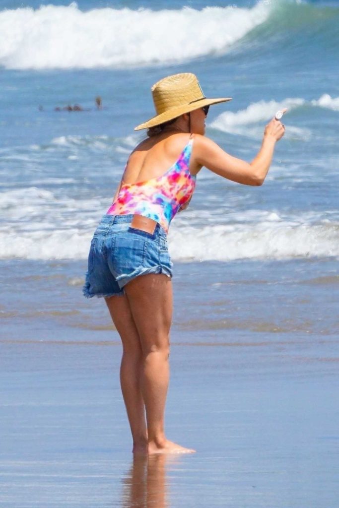 Kate Hudson in a Full Colour Swimsuit