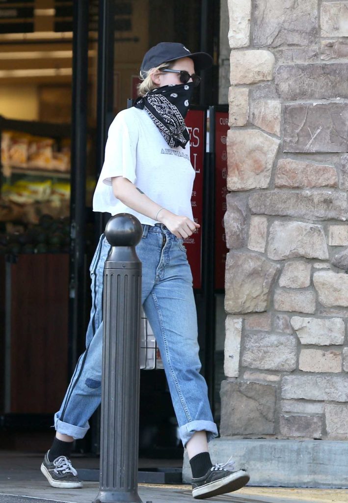 Kristen Stewart in a Bandana as a Face Mask