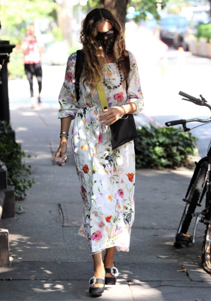 Sarah Jessica Parker in a White Floral Dress