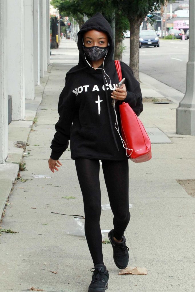 Skai Jackson in a Black Hoodie Arrives at the DWTS Studio in Los ...