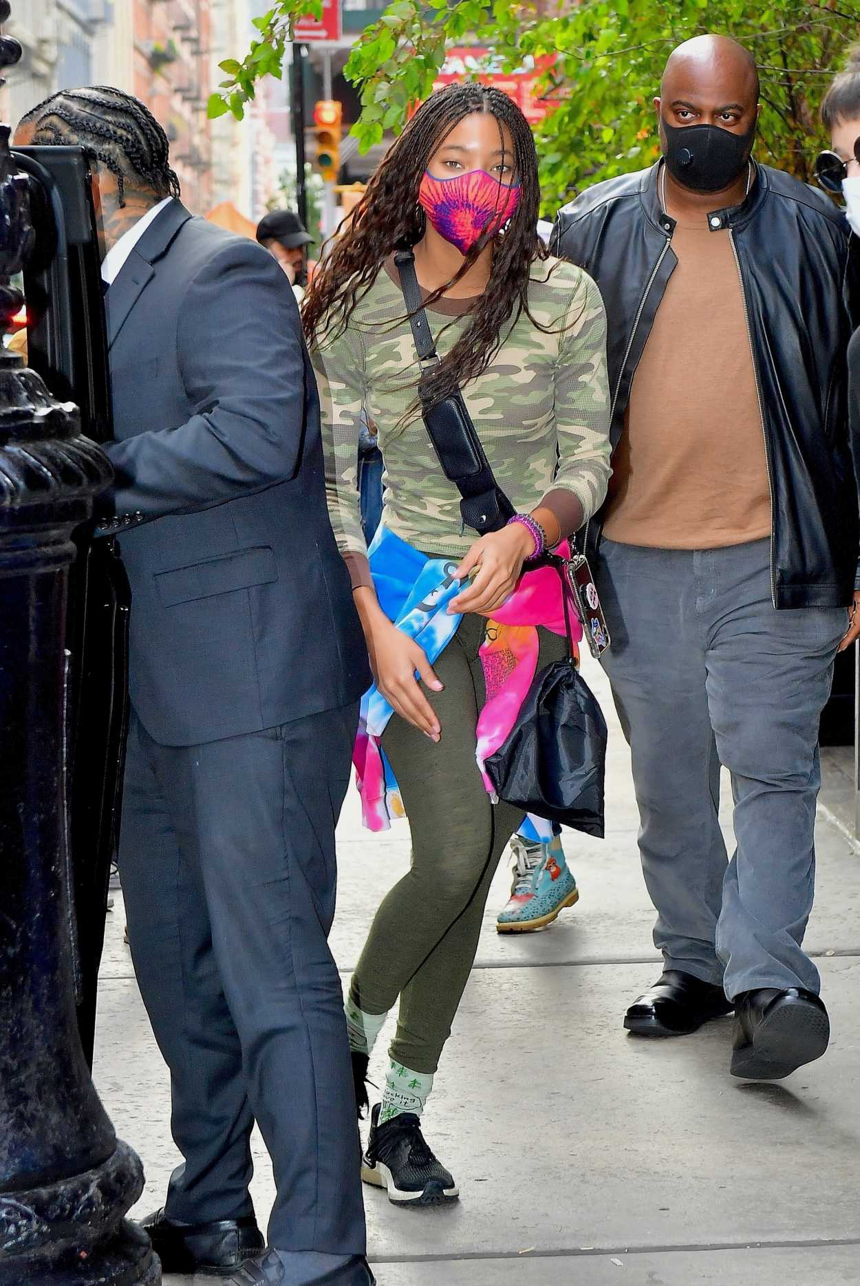 Willow Smith in a Protective Mask Was Seen Out in New York 10/24/2020 ...