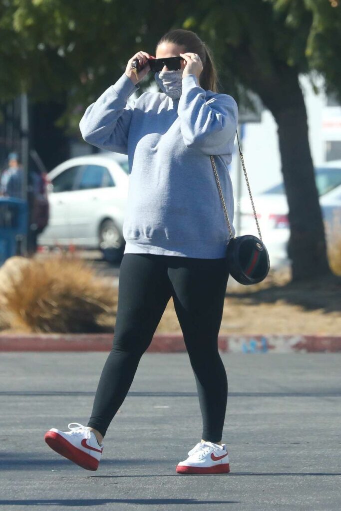 Brittany Cartwright in a Grey Sweatshirt