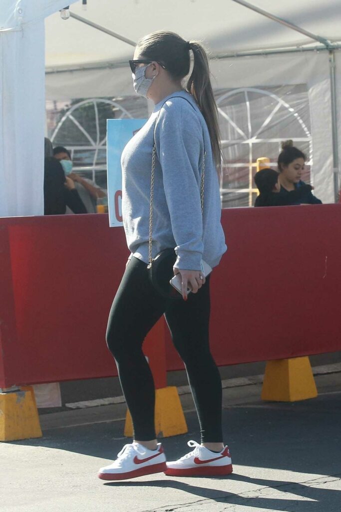 Brittany Cartwright in a Grey Sweatshirt