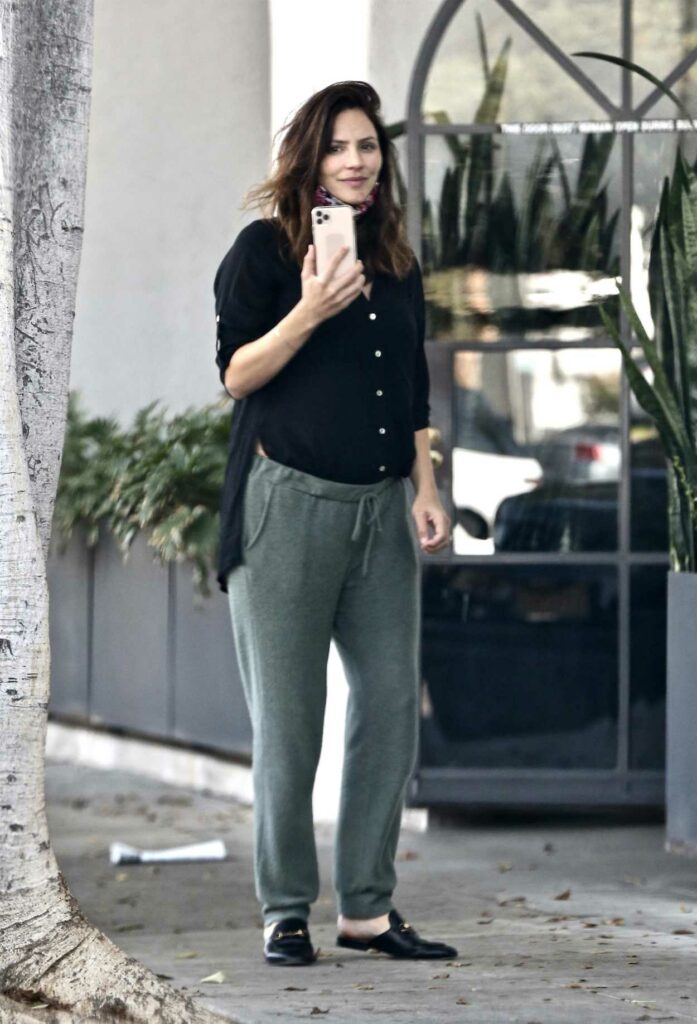 Katharine McPhee in an Olive Sweatpants