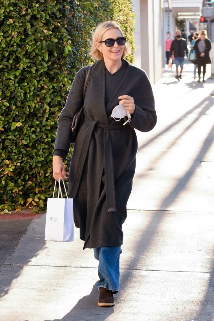Kelly Rutherford in a Black Coat