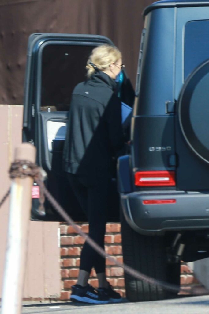 Gwyneth Paltrow in a Black Workout Clothes