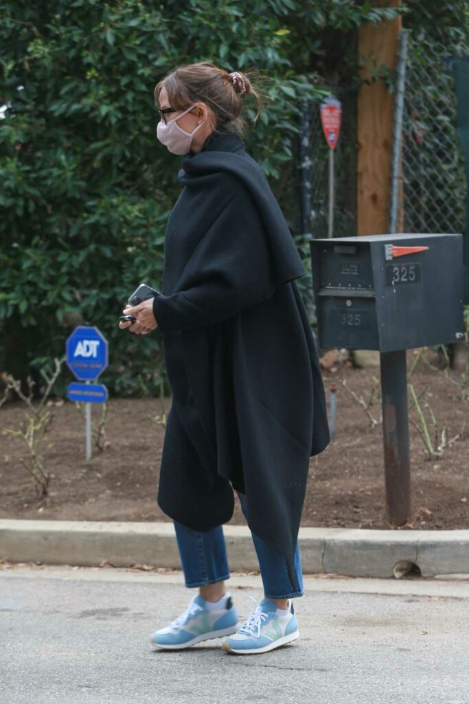 Jennifer Garner in a Protective Mask