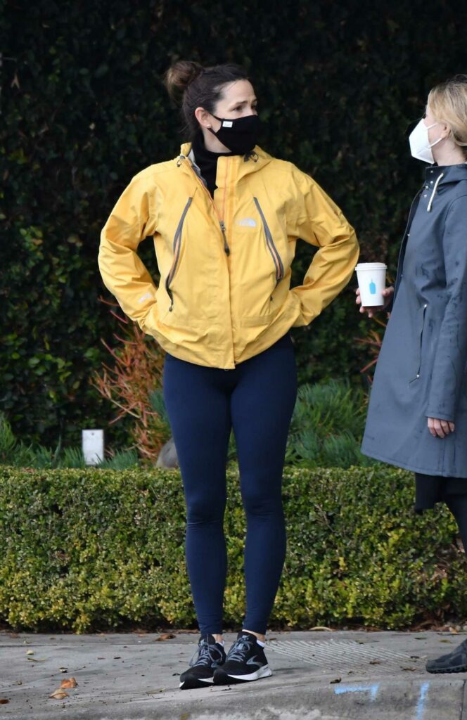 Jennifer Garner in a Yellow Windbreaker